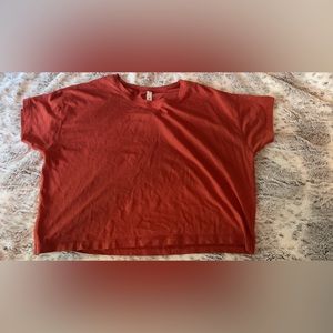 Cropped lululemon tee